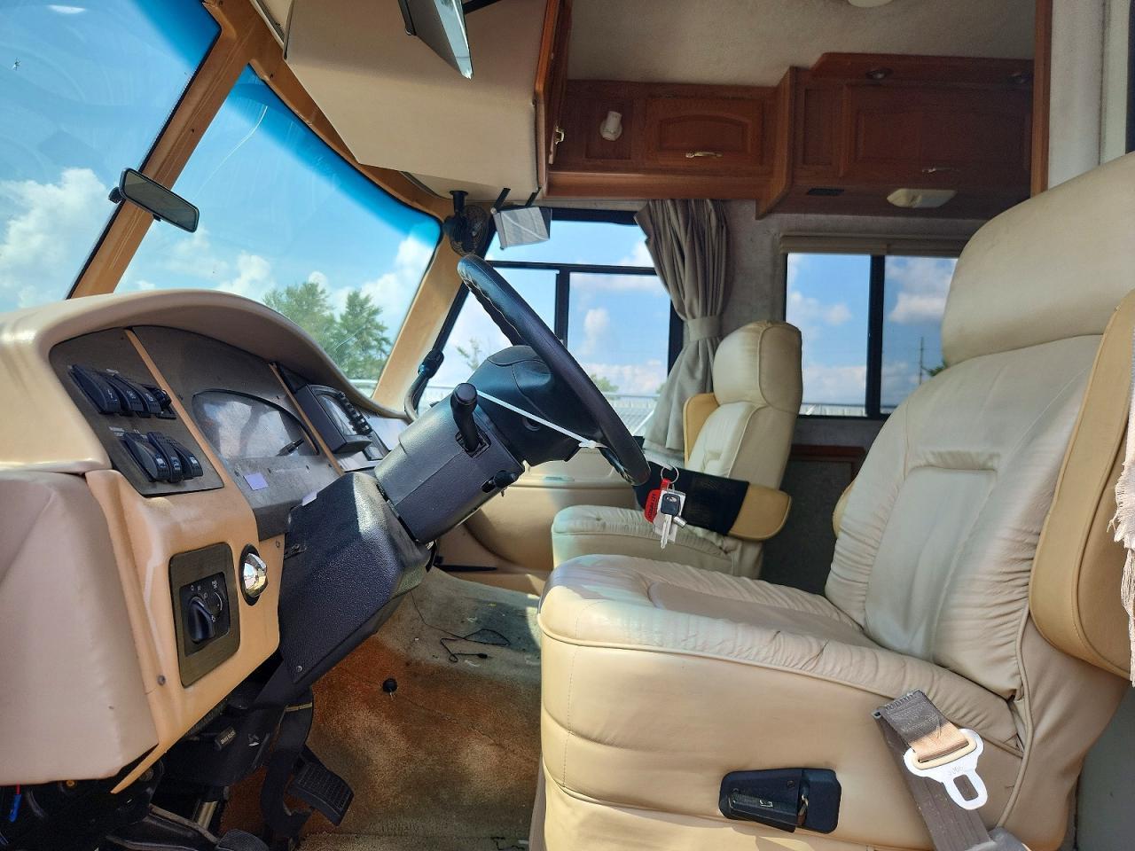 2001 Ford F550 Super Duty Stripped Chassis - Фото 5