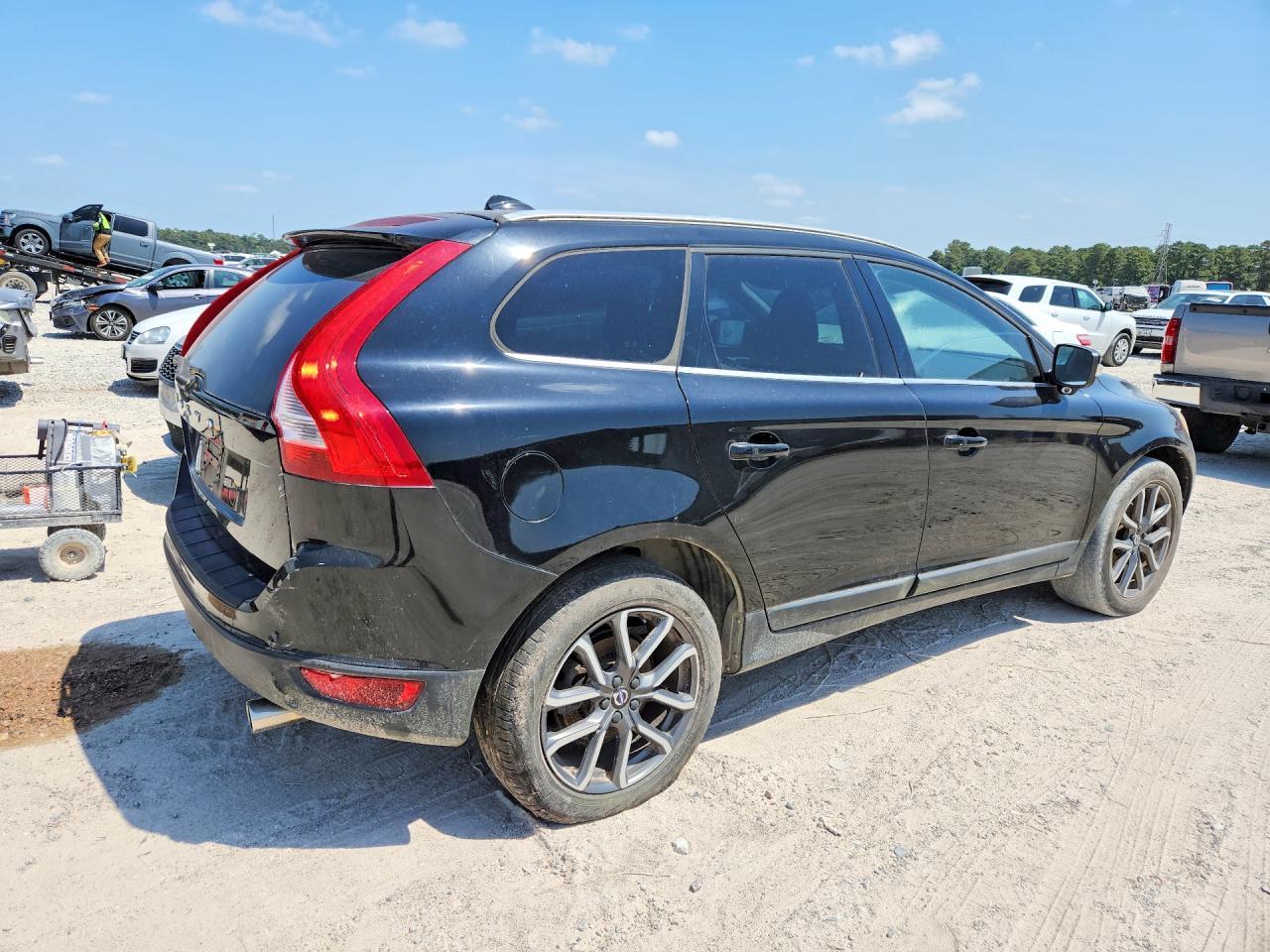 2012 Volvo Xc60 3.2 - Image 3
