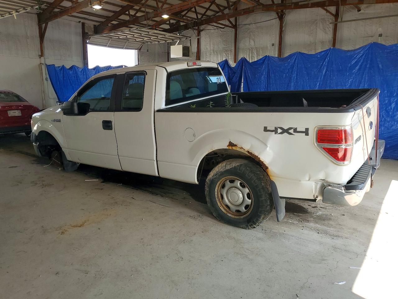 2014 Ford F150 Super Cab - Фото 2