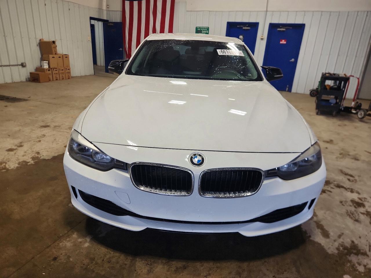 2014 BMW 320 I - Image 5