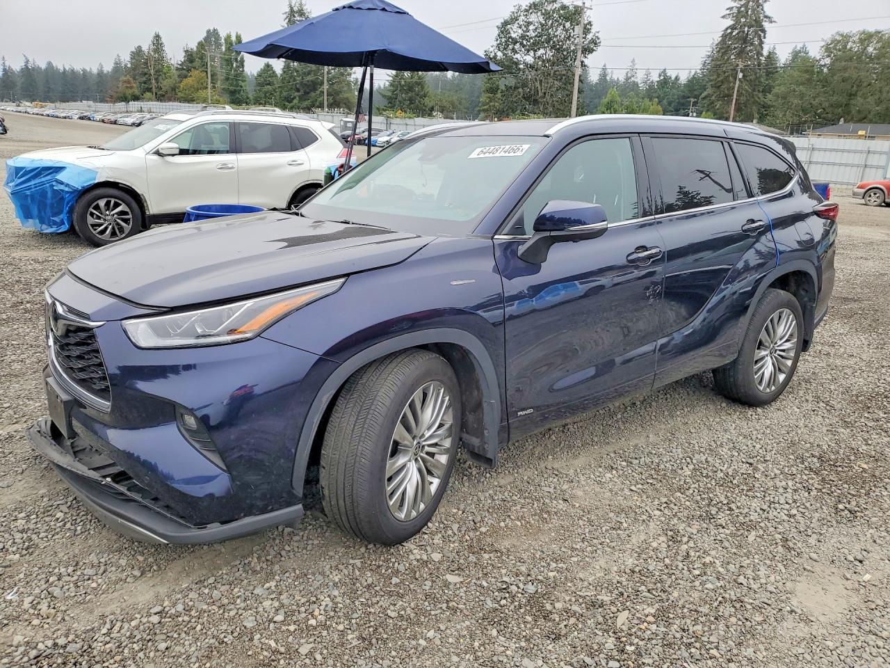 2025 Toyota Highlander Hybrid Platinum