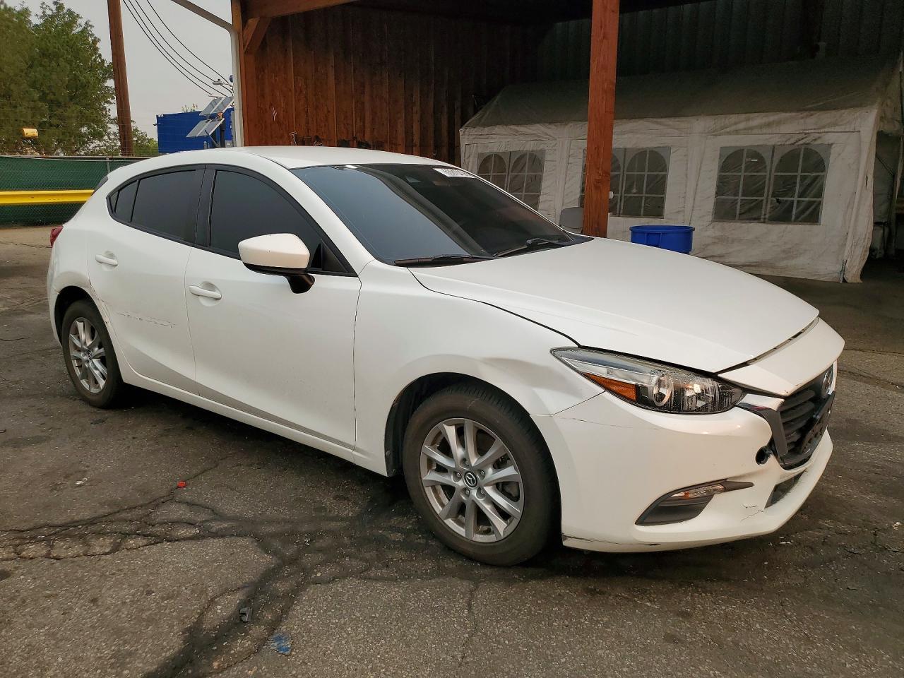2018 Mazda 3 Sport - Image 4