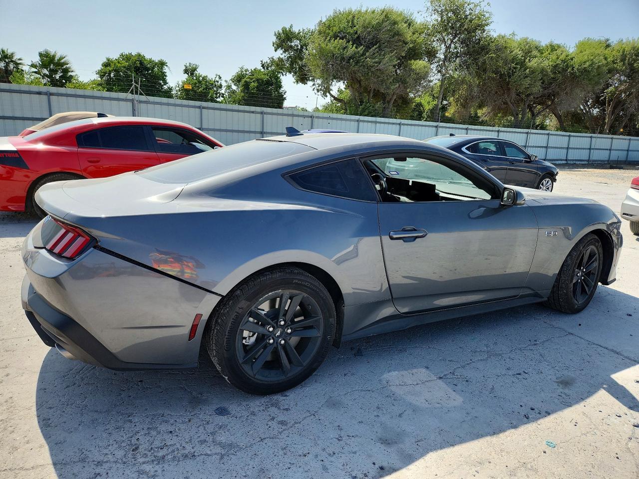 2026 Ford Mustang Gt - Image 3