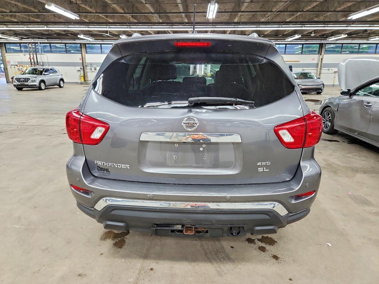 2017 Nissan Pathfinder S - Image 6