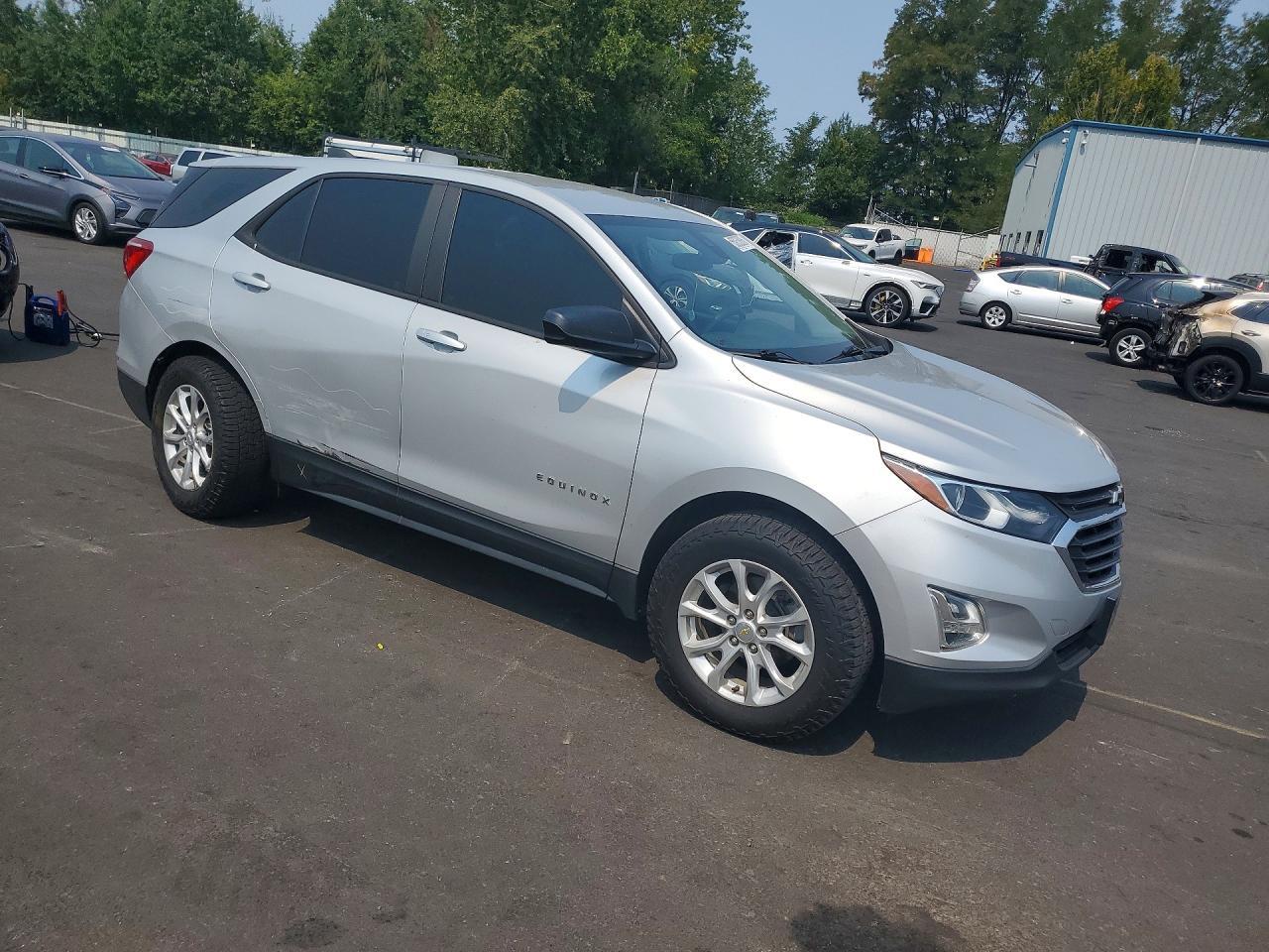 2020 Chevrolet Equinox Ls - Image 4