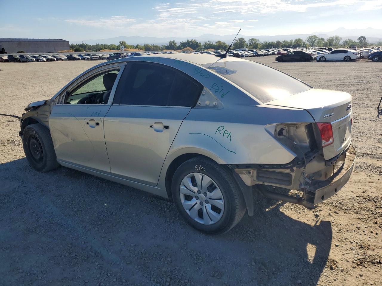2014 Chevrolet Cruze Ls - Фото 2