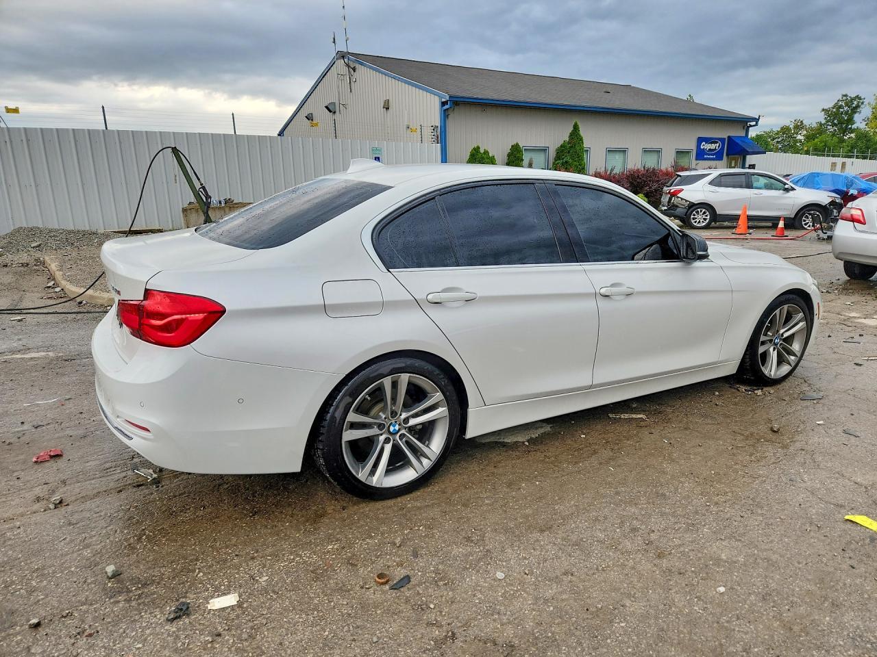 2018 BMW 330 Xi - Фото 3