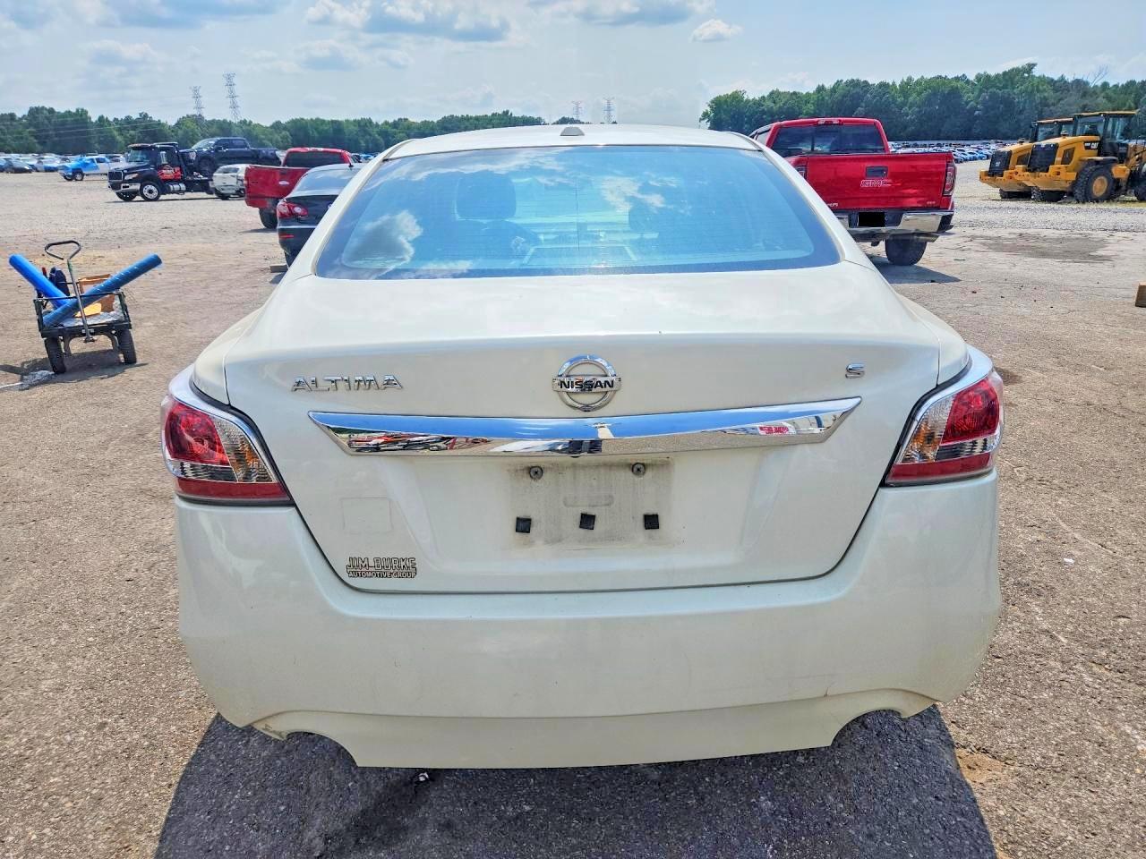 2015 Nissan Altima 2.5 S - Фото 6