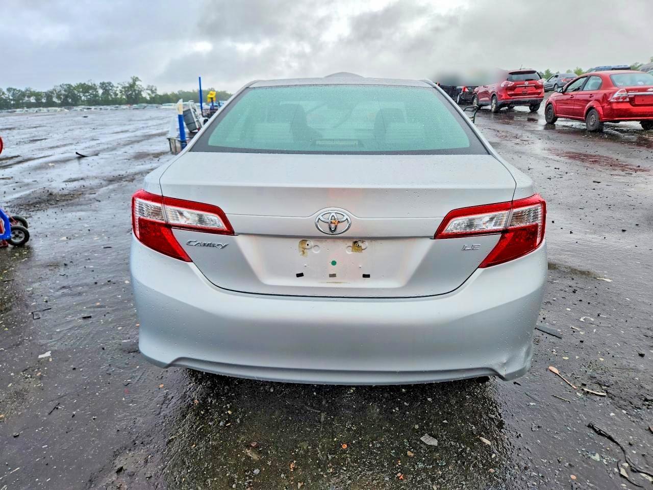 2012 Toyota Camry Le - Image 6