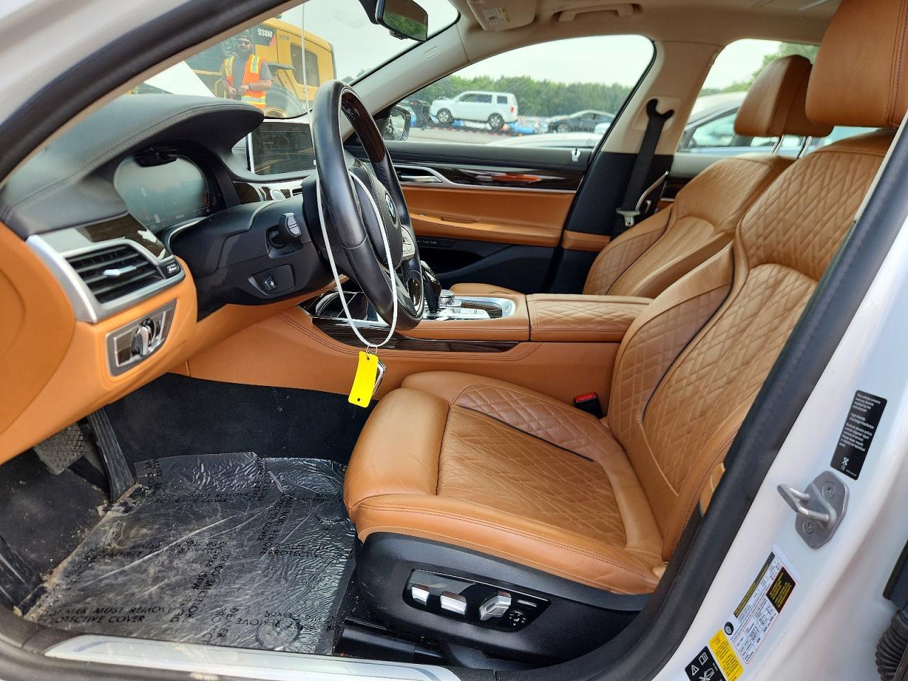 2021 BMW 750 Xi - Image 7