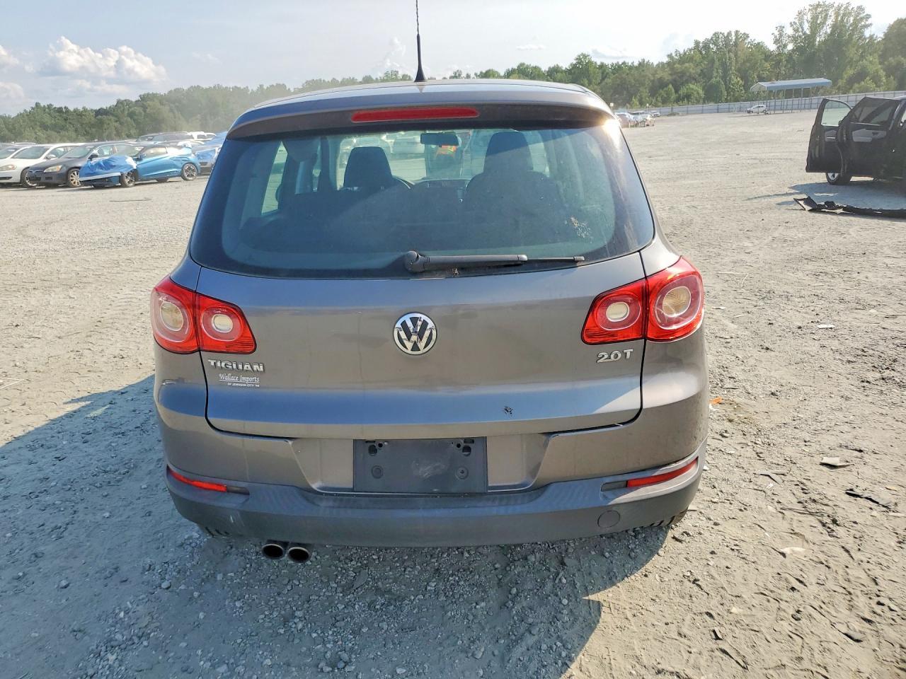 2010 Volkswagen Tiguan S - Image 6