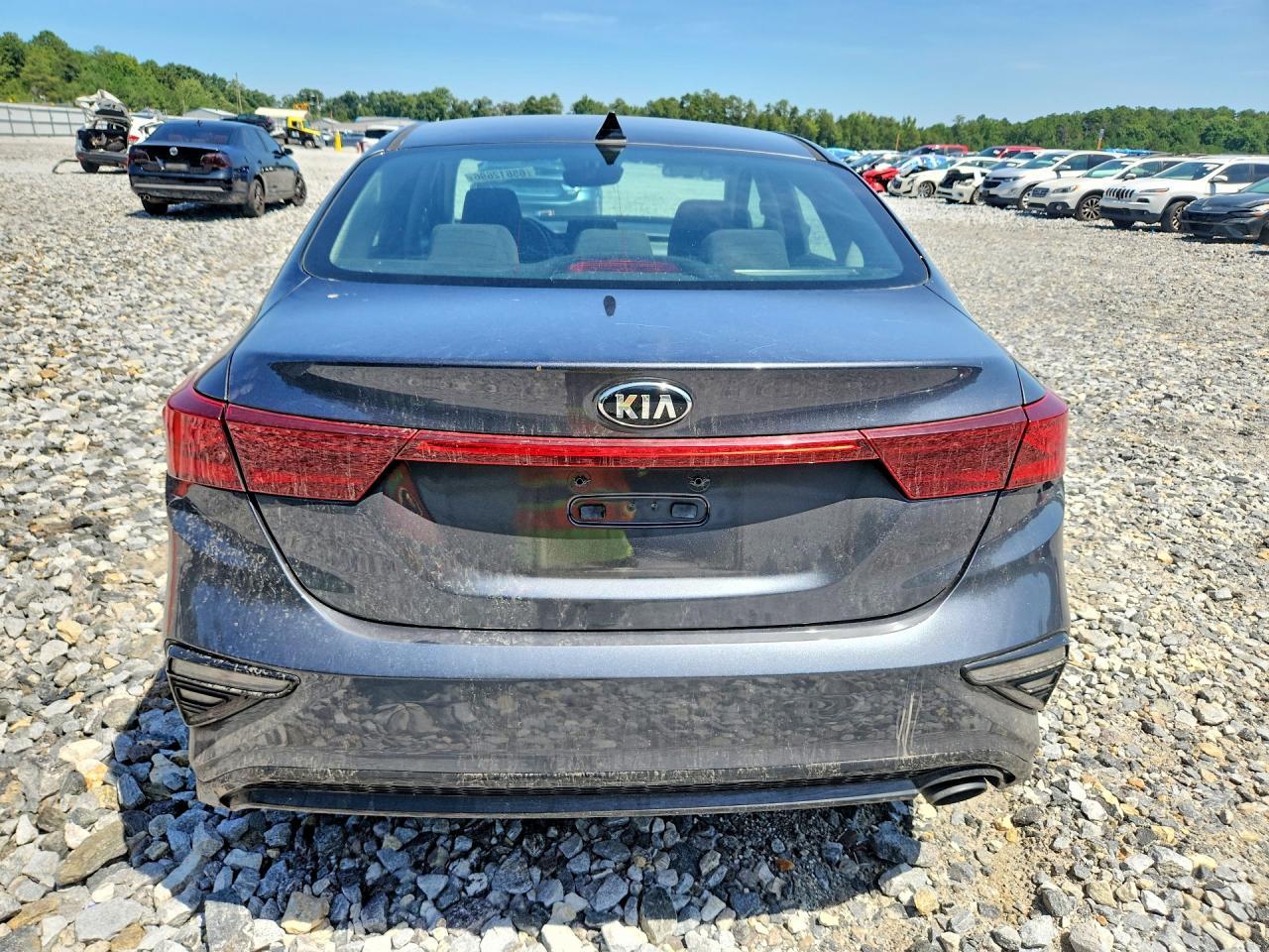 2019 Kia Forte Lxs - Image 6