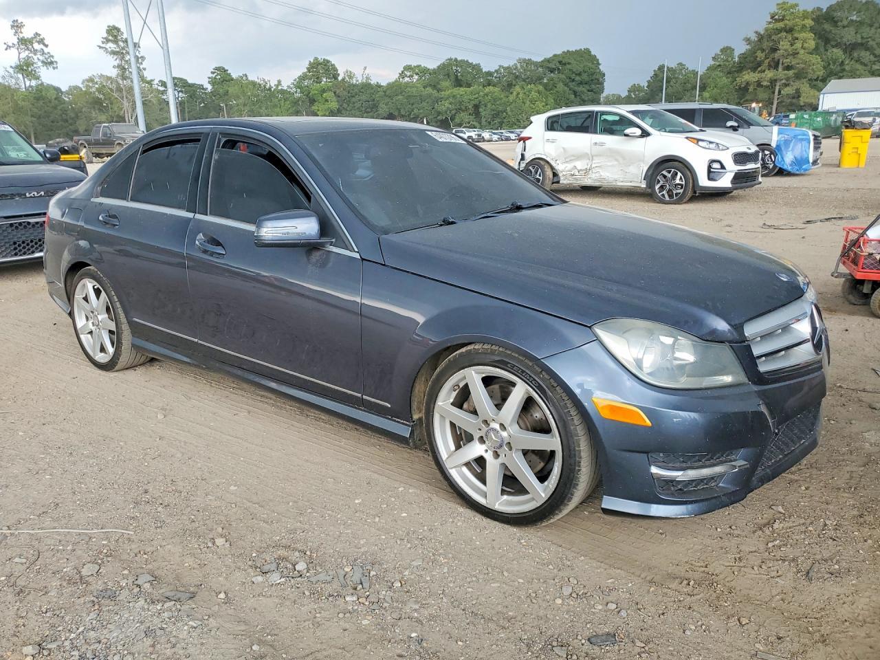 2013 Mercedes-Benz C 300 4Matic - Image 4