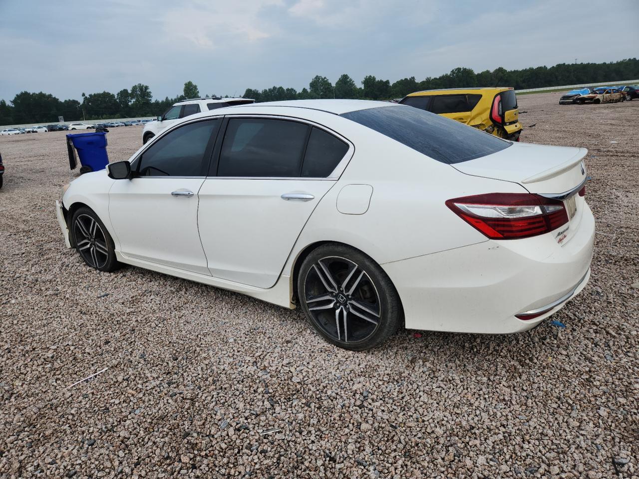 2016 Honda Accord Sport - Image 2