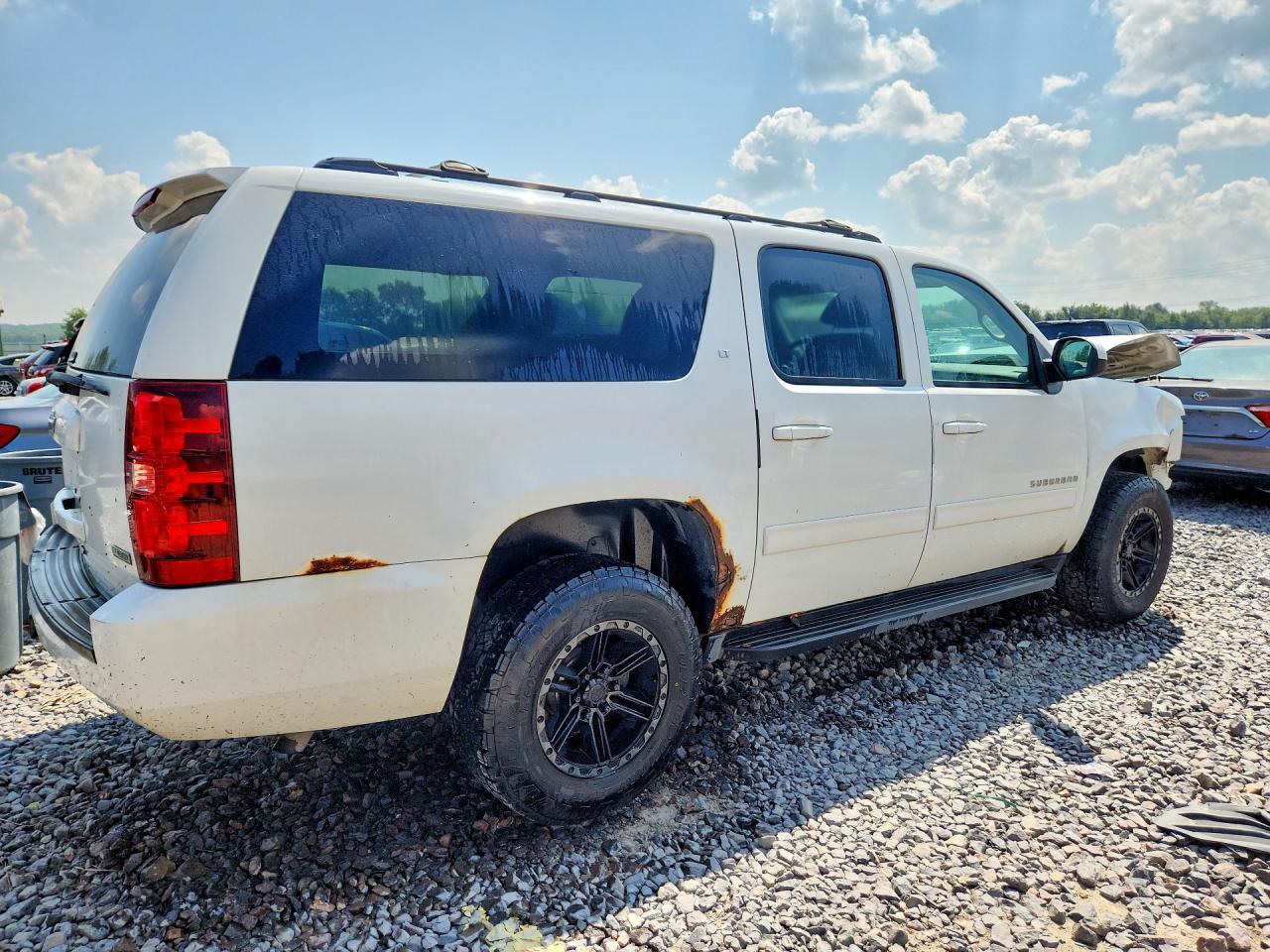2011 Chevrolet Suburban K1500 Lt - Image 3