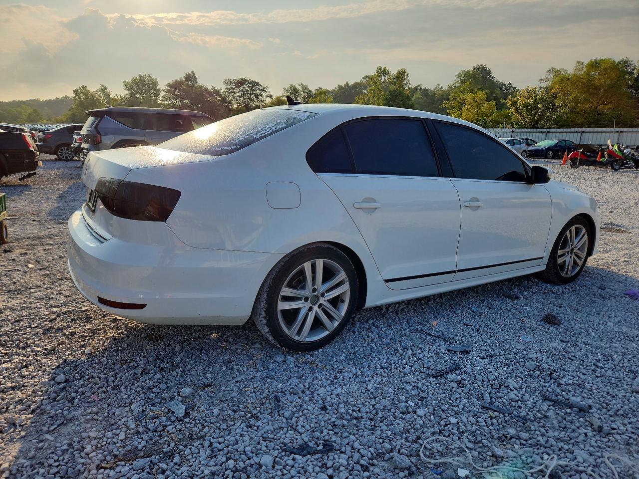 2017 Volkswagen Jetta Sel - Фото 3