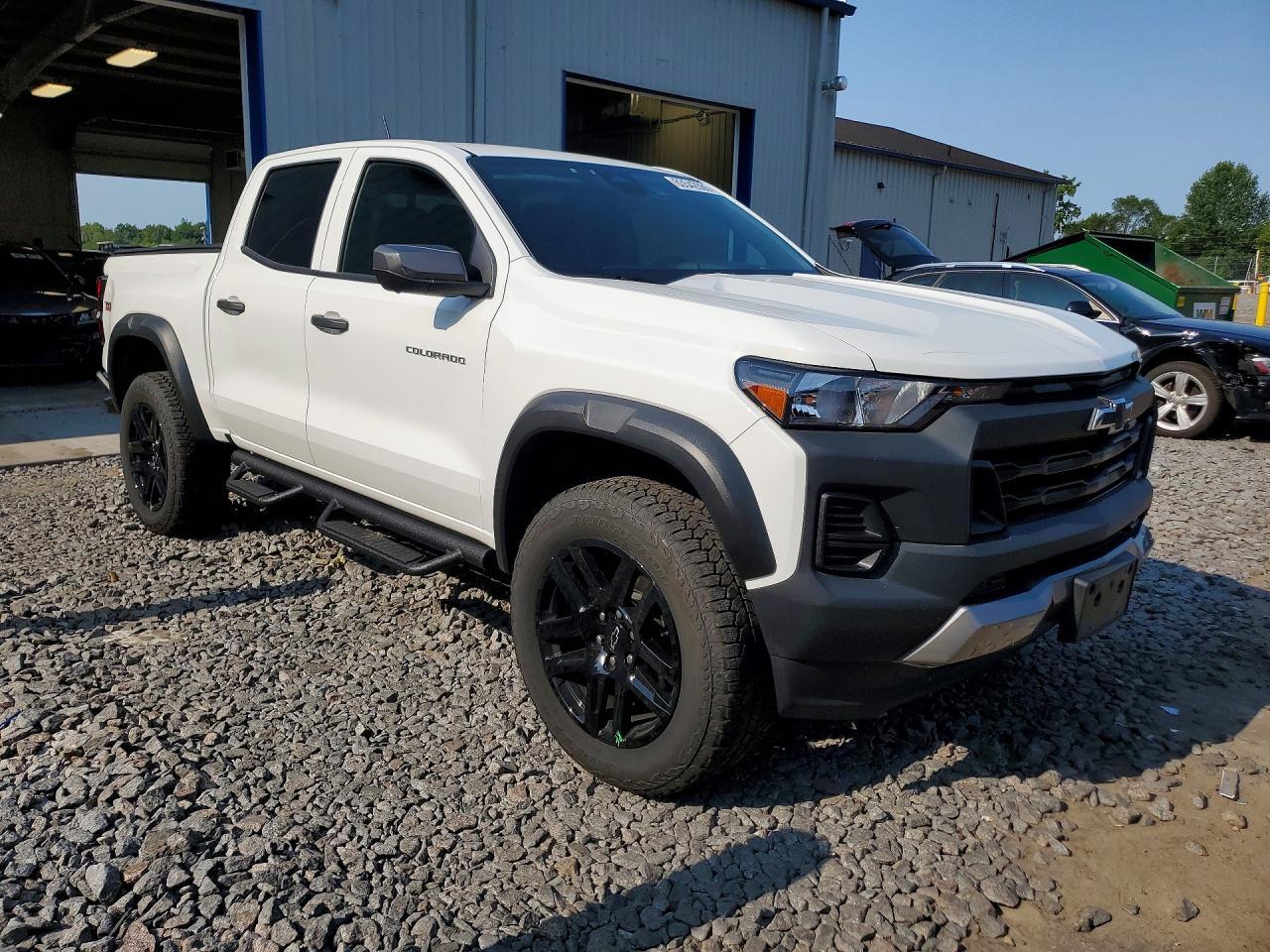 2025 Chevrolet Colorado Trail Boss - Image 4