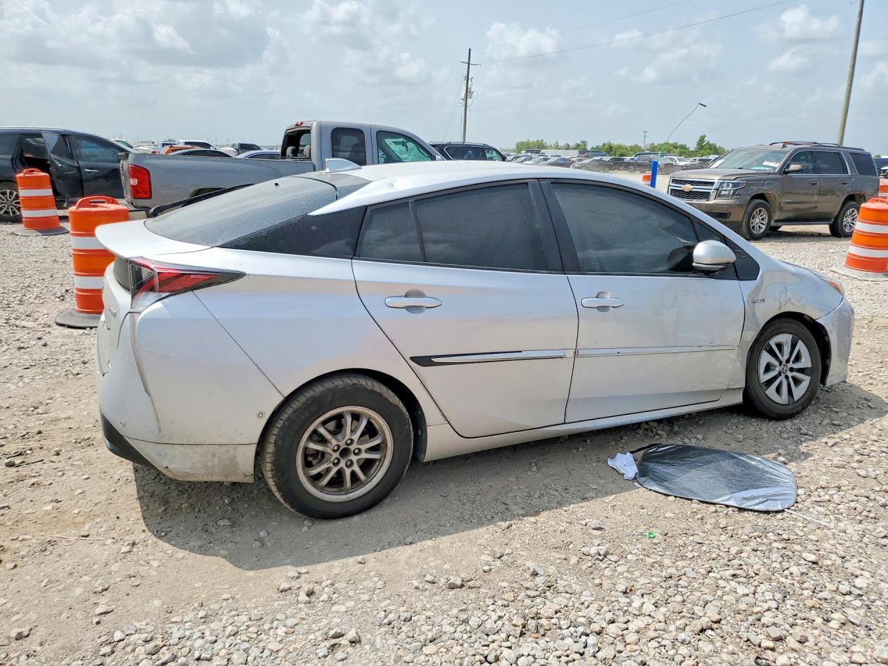 2018 Toyota Prius Four - Image 3