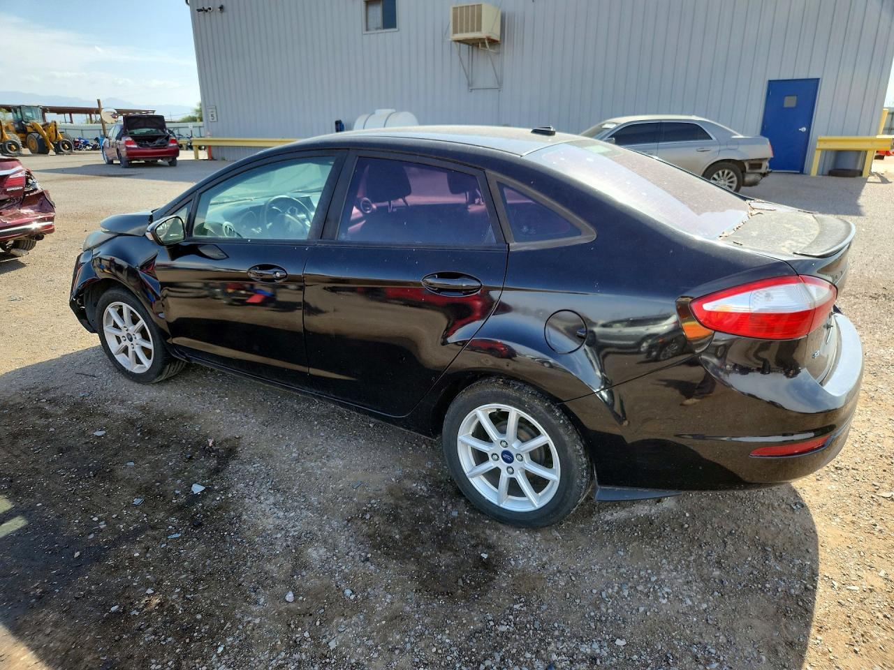 2017 Ford Fiesta Se - Фото 2