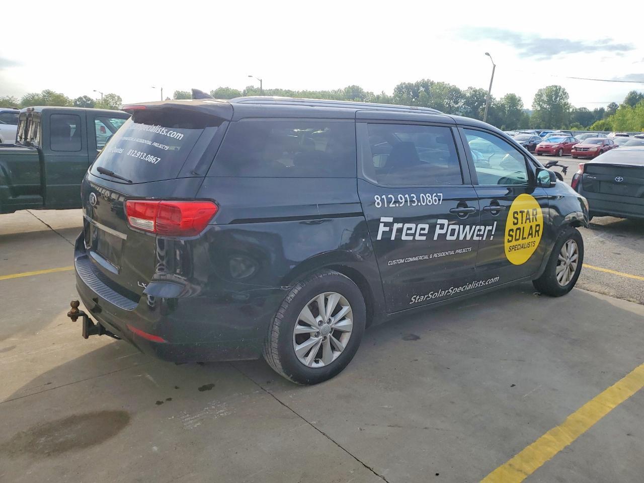 2016 Kia Sedona Lx - Фото 3