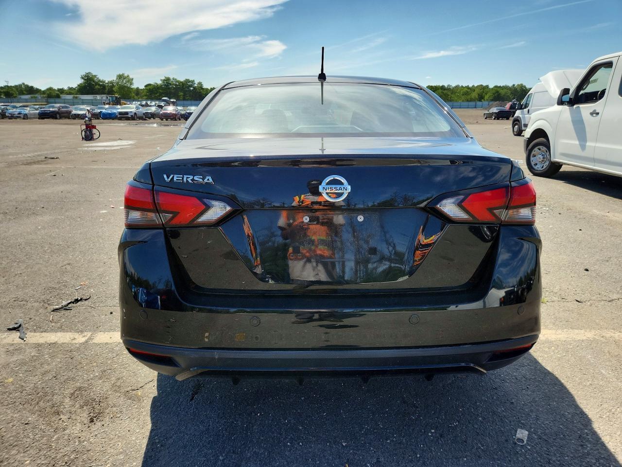 2021 Nissan Versa S - Фото 6