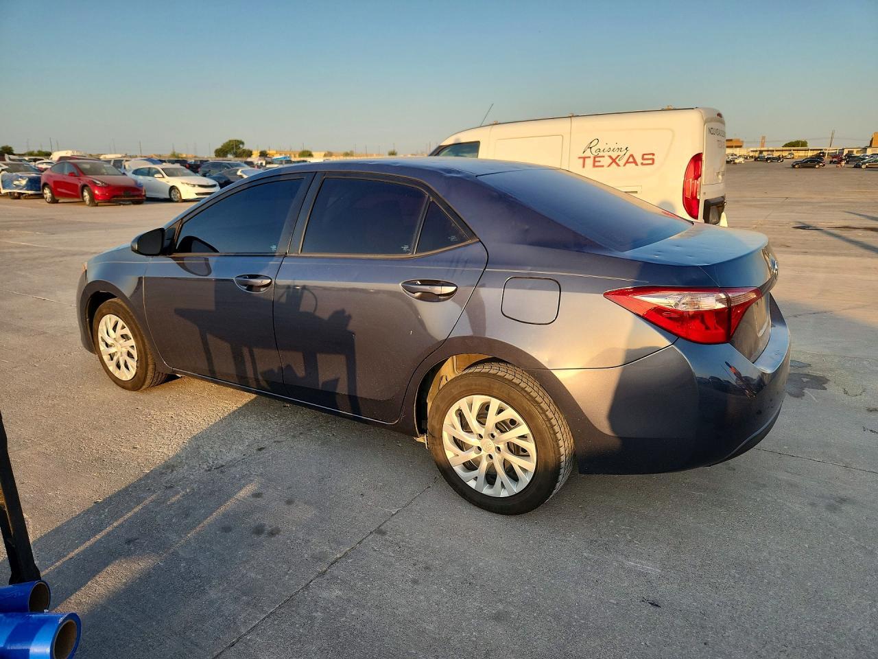2017 Toyota Corolla Le - Фото 2
