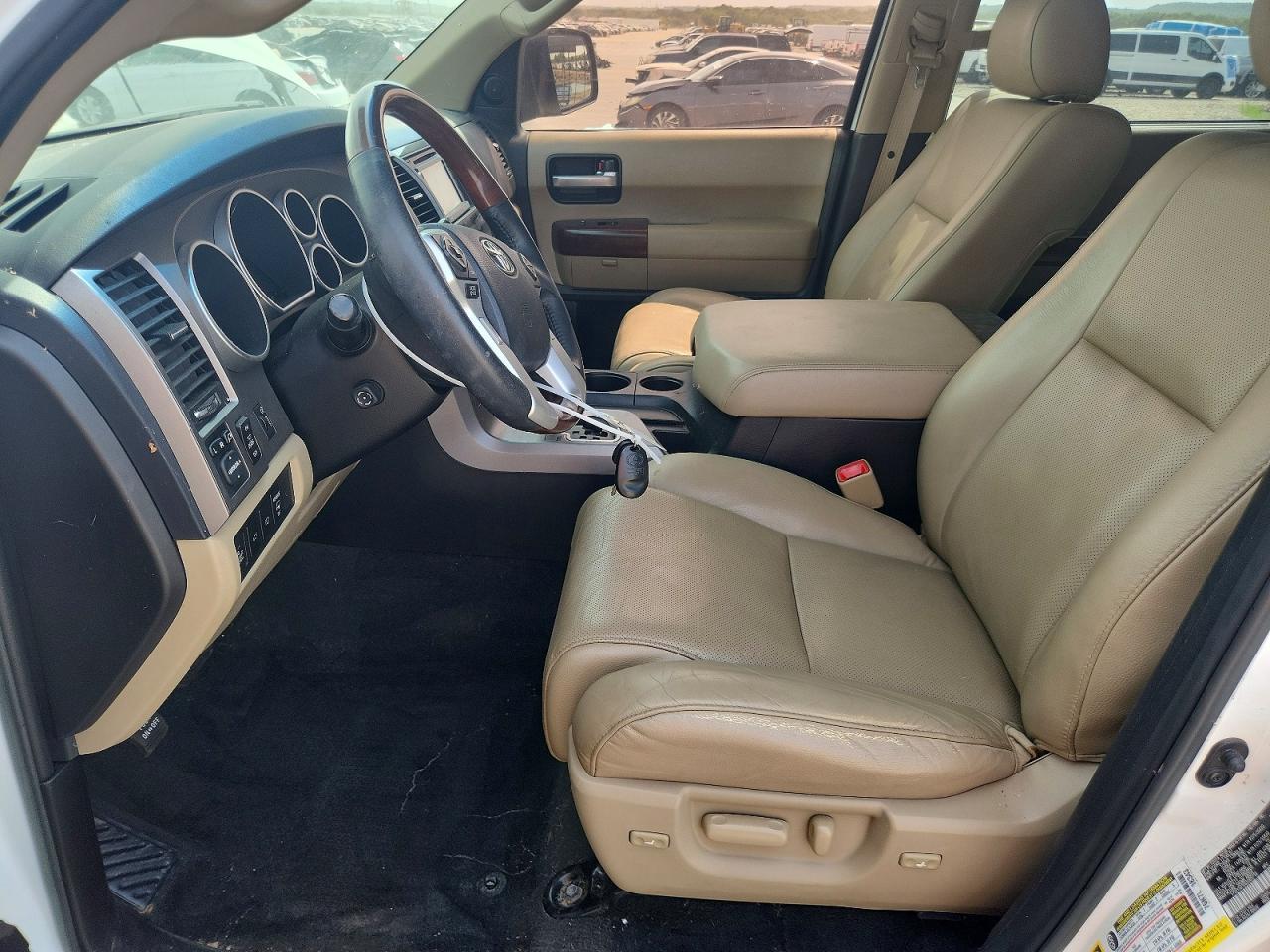 2016 Toyota Sequoia Platinum - Фото 7