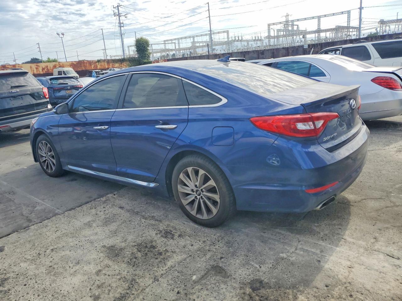 2015 Hyundai Sonata Sport - Image 2