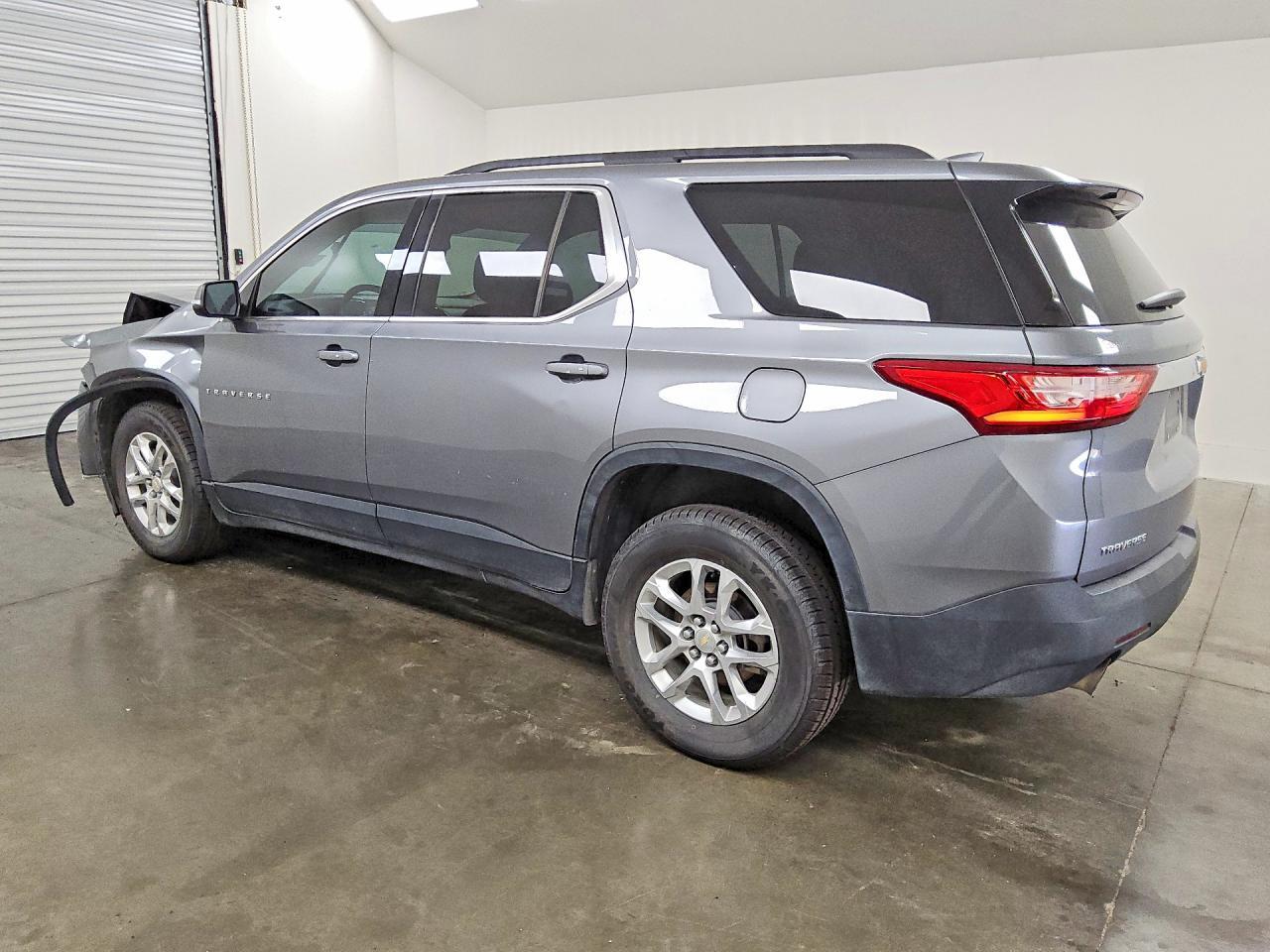 2021 Chevrolet Traverse Lt - Фото 2