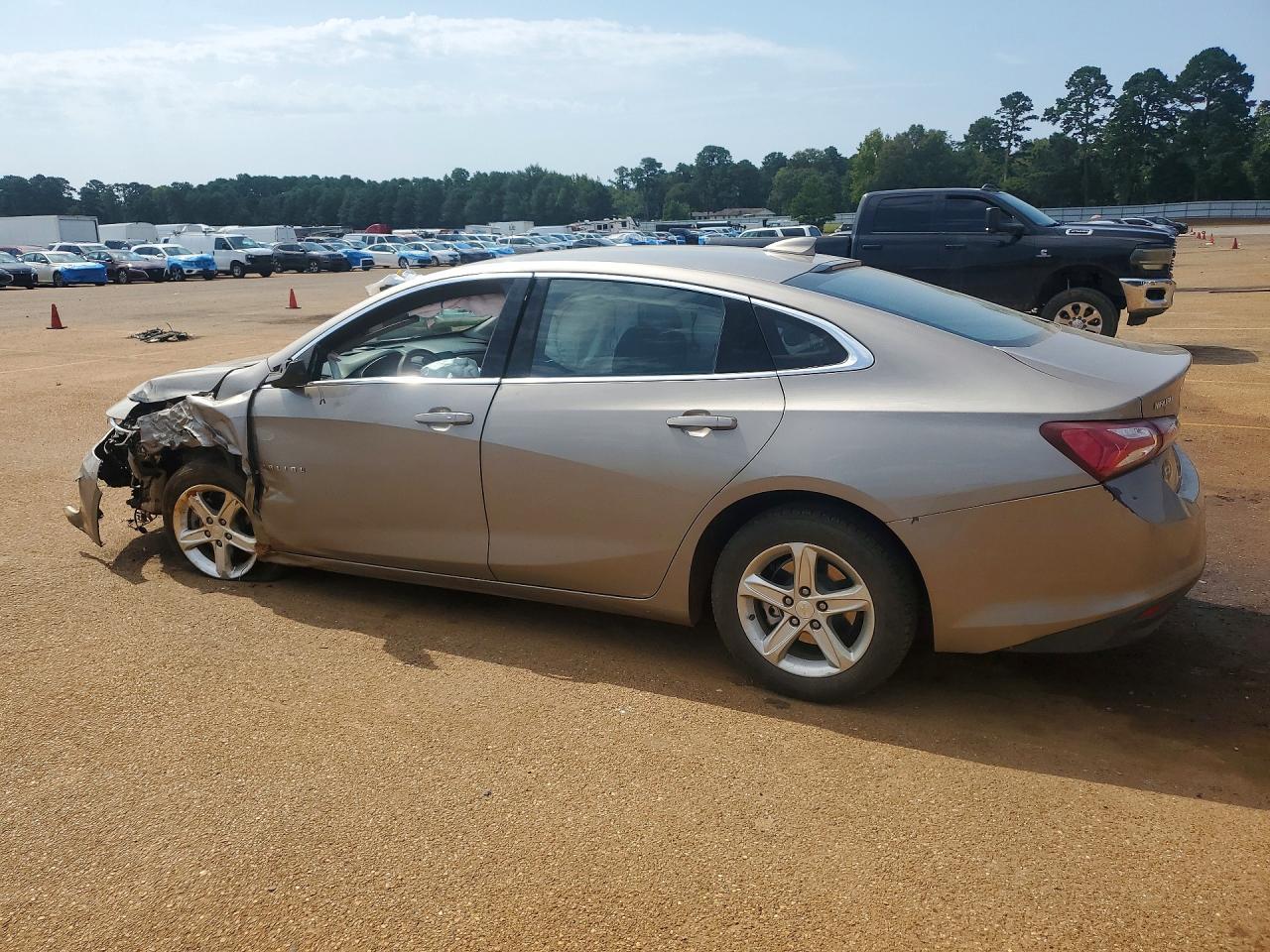 2022 Chevrolet Malibu Lt - Фото 2