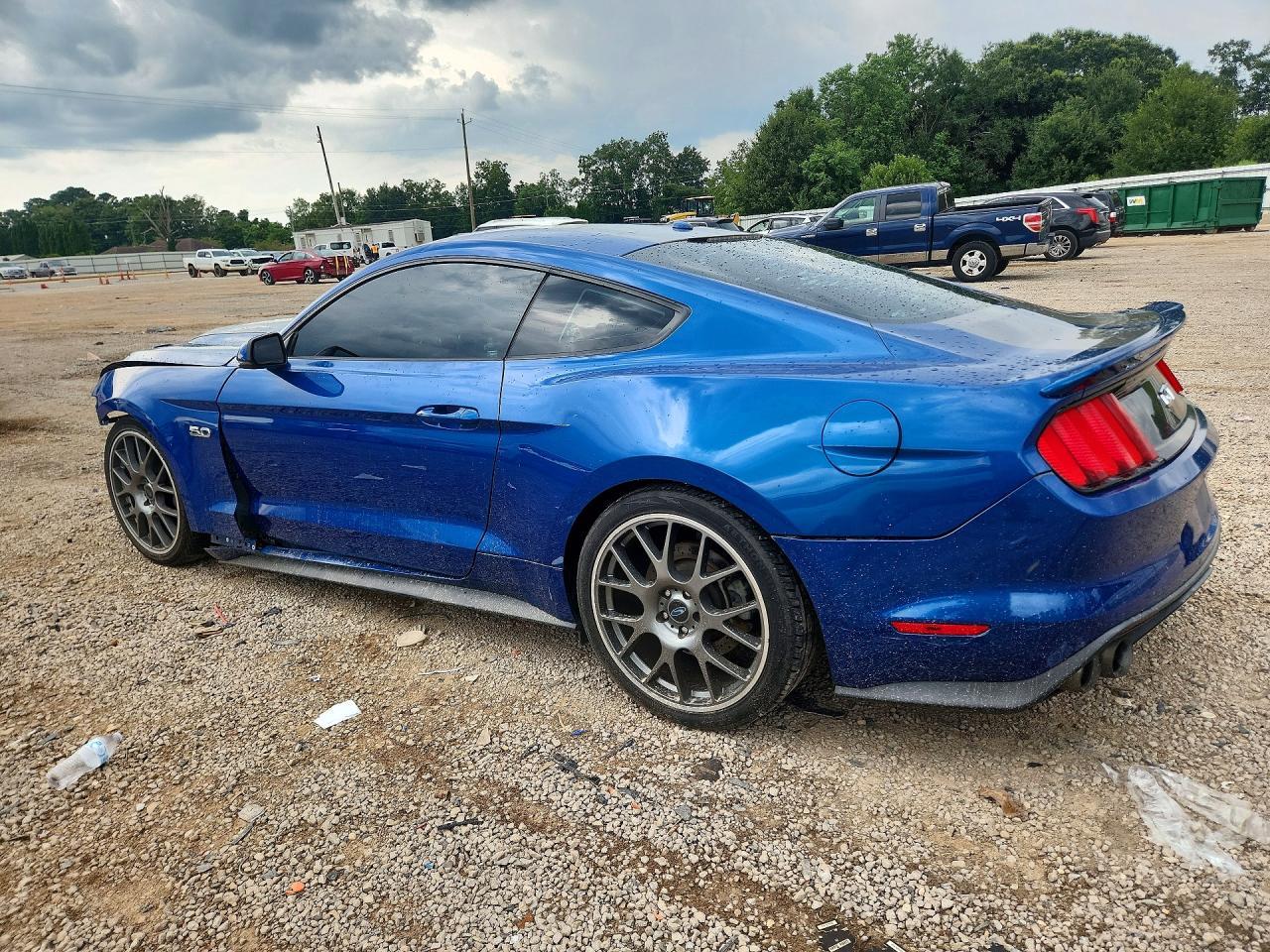 2017 Ford Mustang Gt - Фото 2