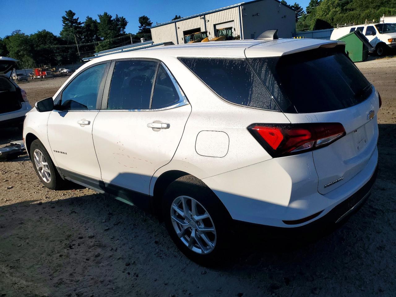 2022 Chevrolet Equinox Lt - Image 2