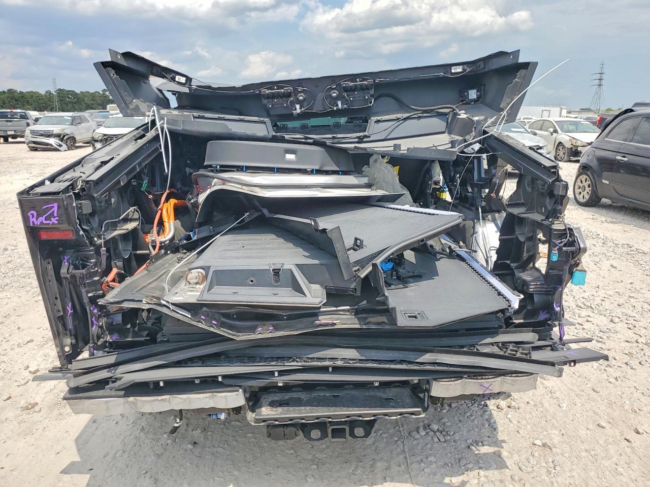 2025 Tesla Cybertruck - Image 6