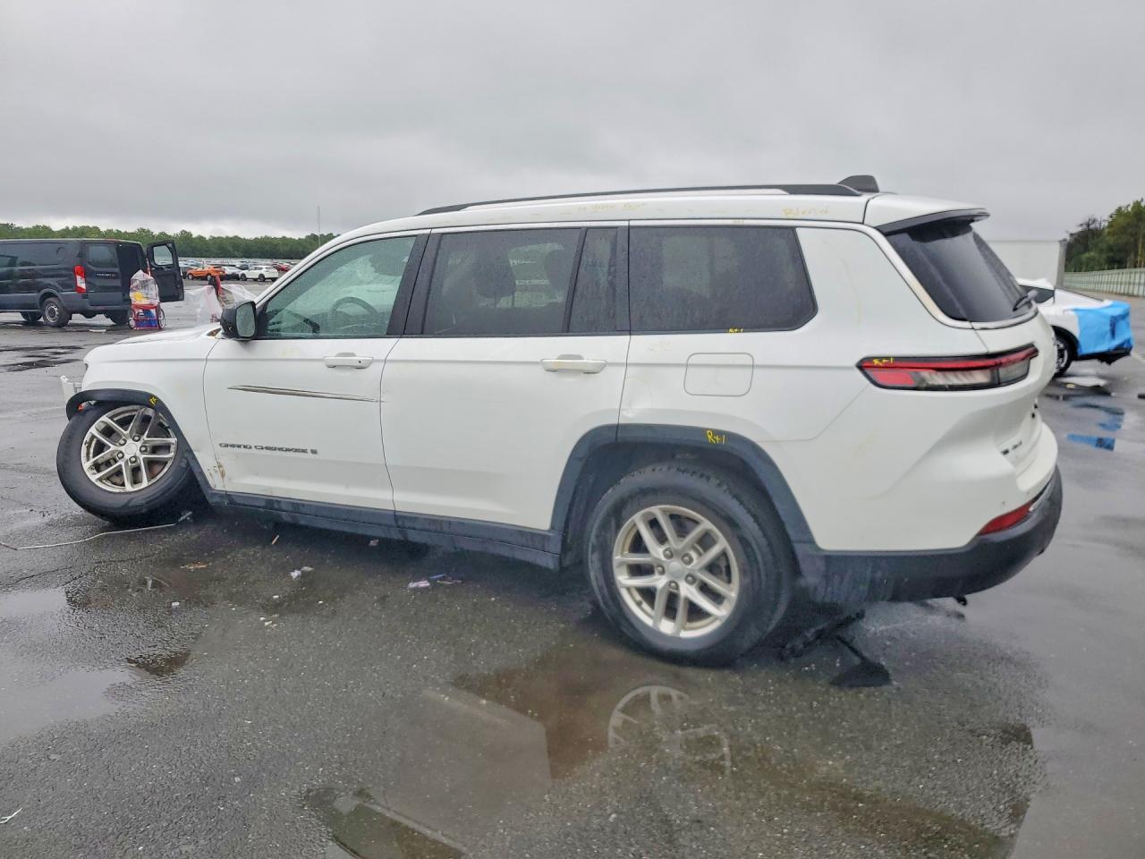 2021 Jeep Grand Cherokee L Laredo - Image 2
