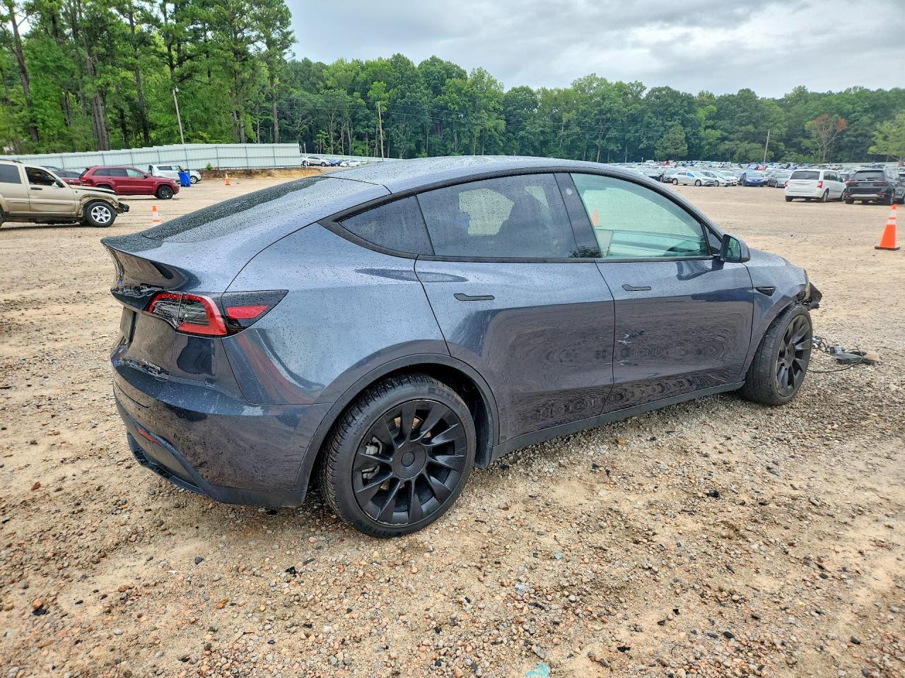 2023 Tesla Model Y - Image 3