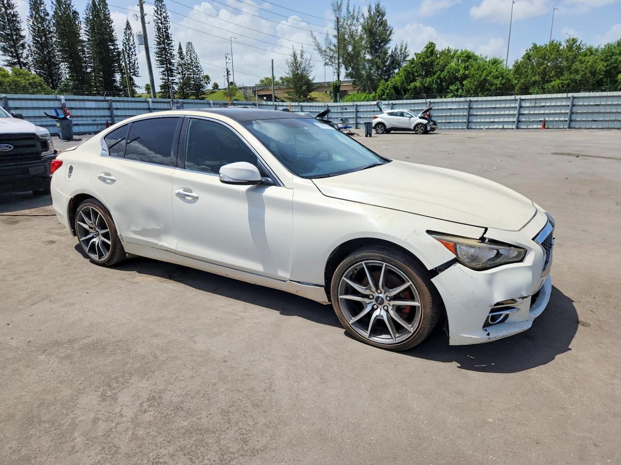 2017 Infiniti Q50 2.0T - Фото 4