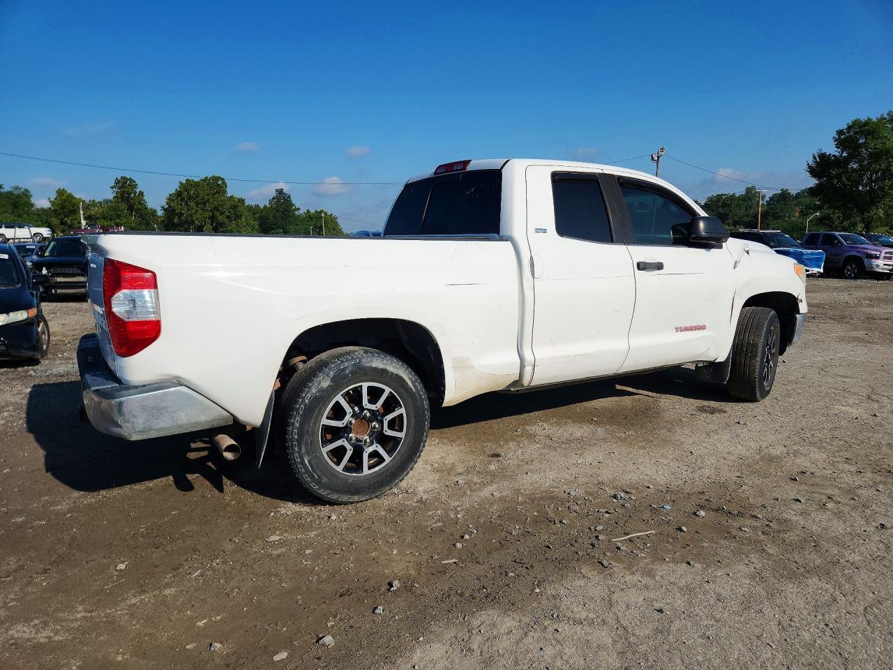 2015 Toyota Tundra Sr5 - Image 3