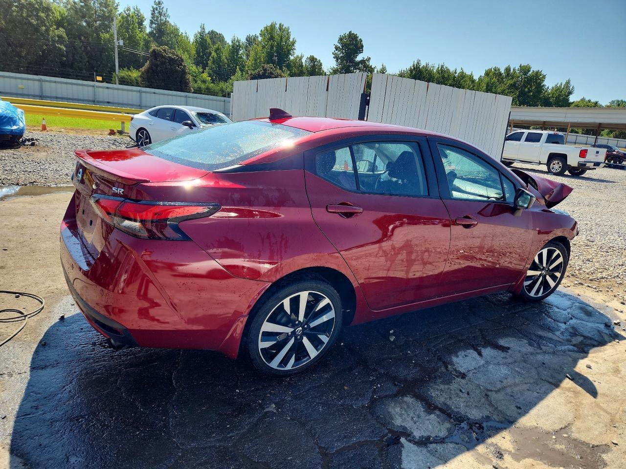 2022 Nissan Versa Sr - Фото 3