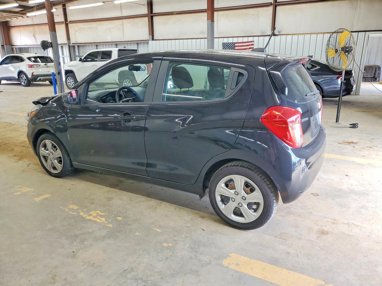 2021 Chevrolet Spark Ls - Фото 2
