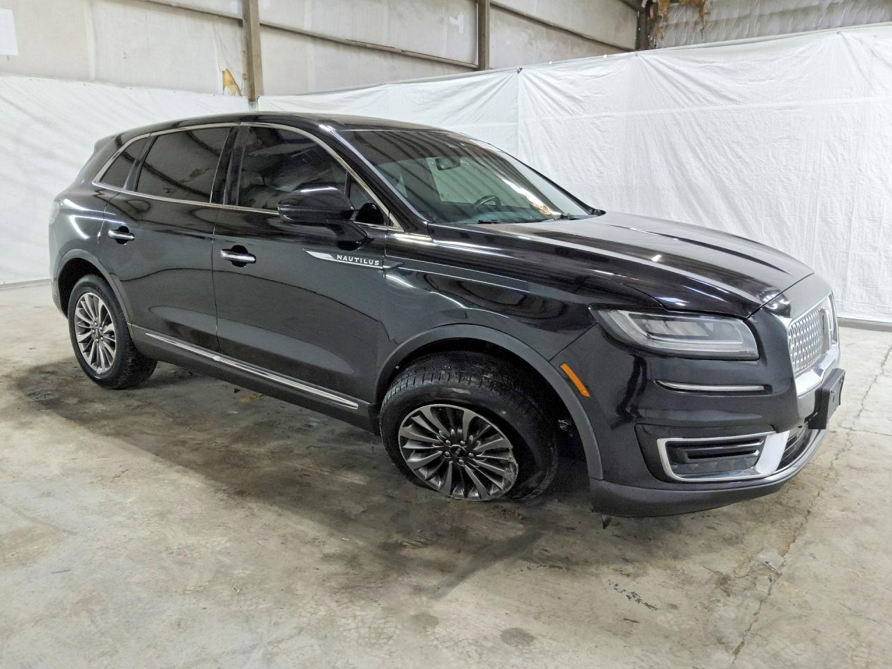2020 Lincoln Nautilus Reserve - Image 4
