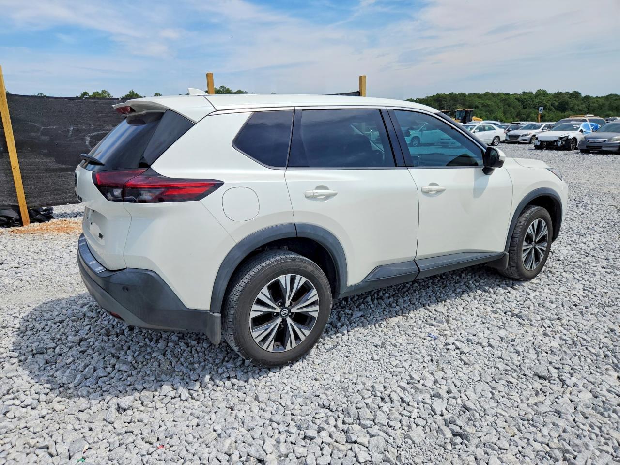 2021 Nissan Rogue Sv - Image 3