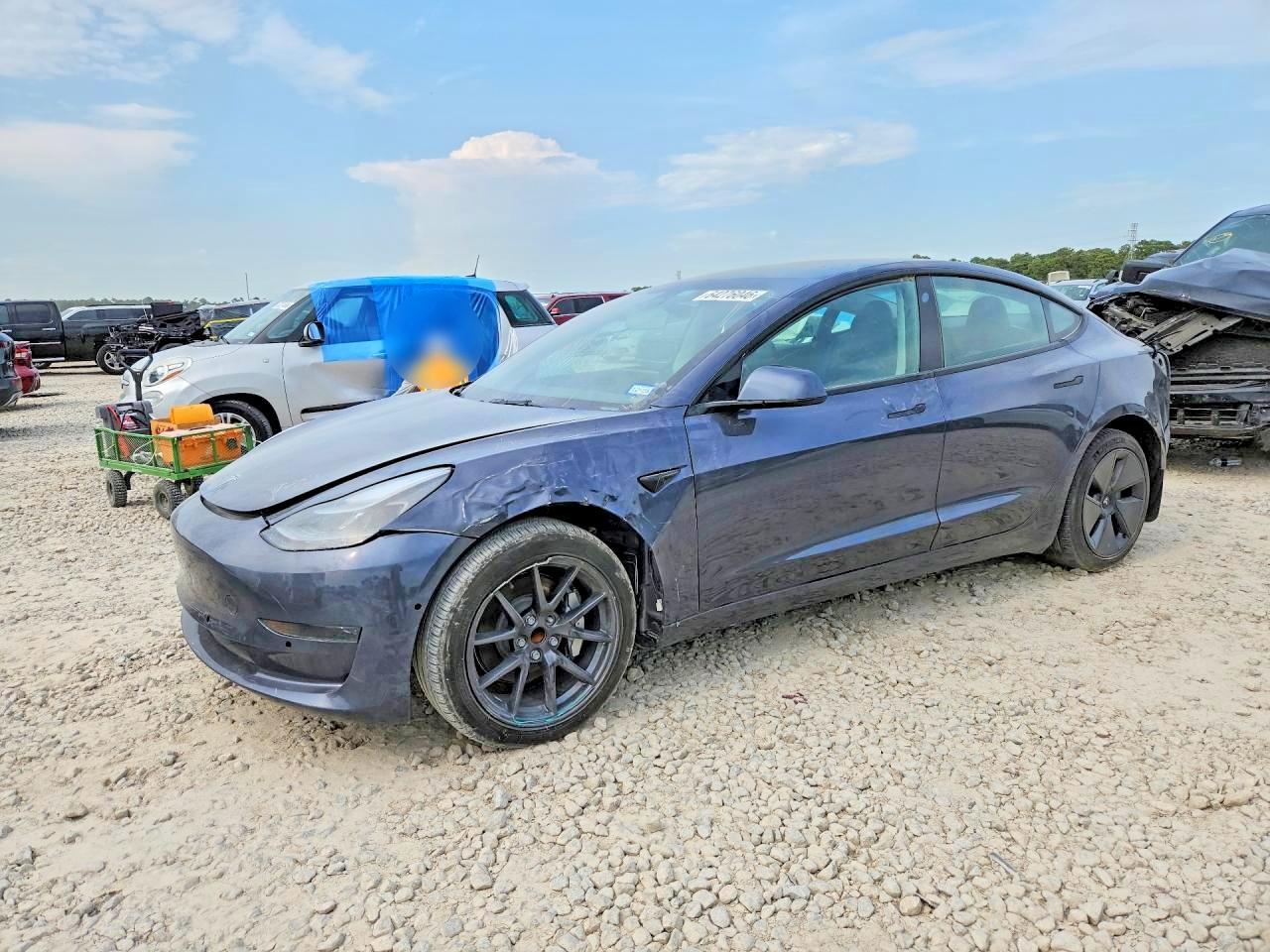 2023 Tesla Model 3 - Фото 2