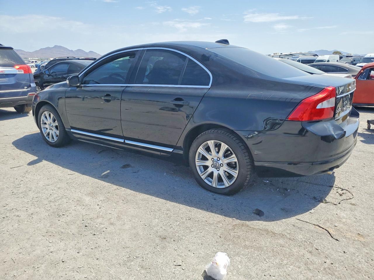 2011 Volvo S80 3.2 - Image 2