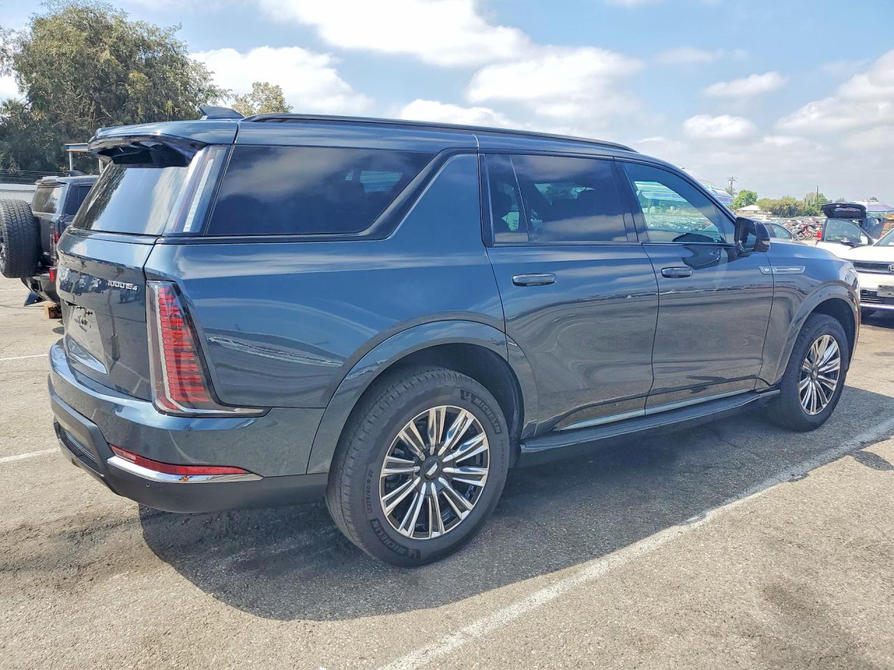 2026 Cadillac Escalade Iq L Sport-1 - Image 3