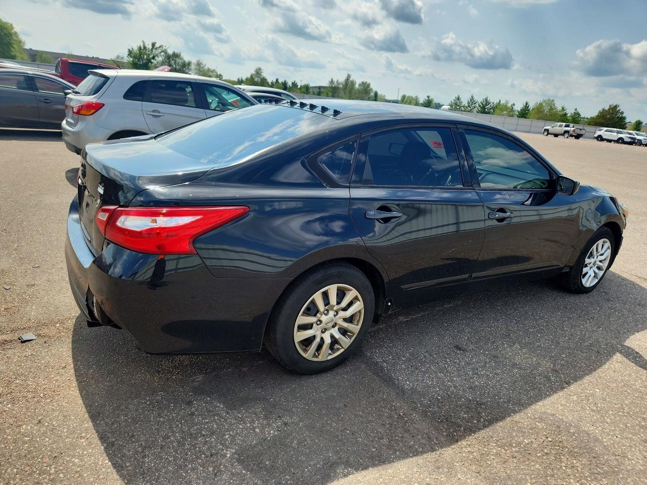2016 Nissan Altima 2.5 S - Фото 3