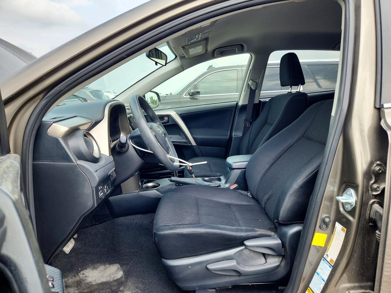 2015 Toyota Rav4 Le - Image 7