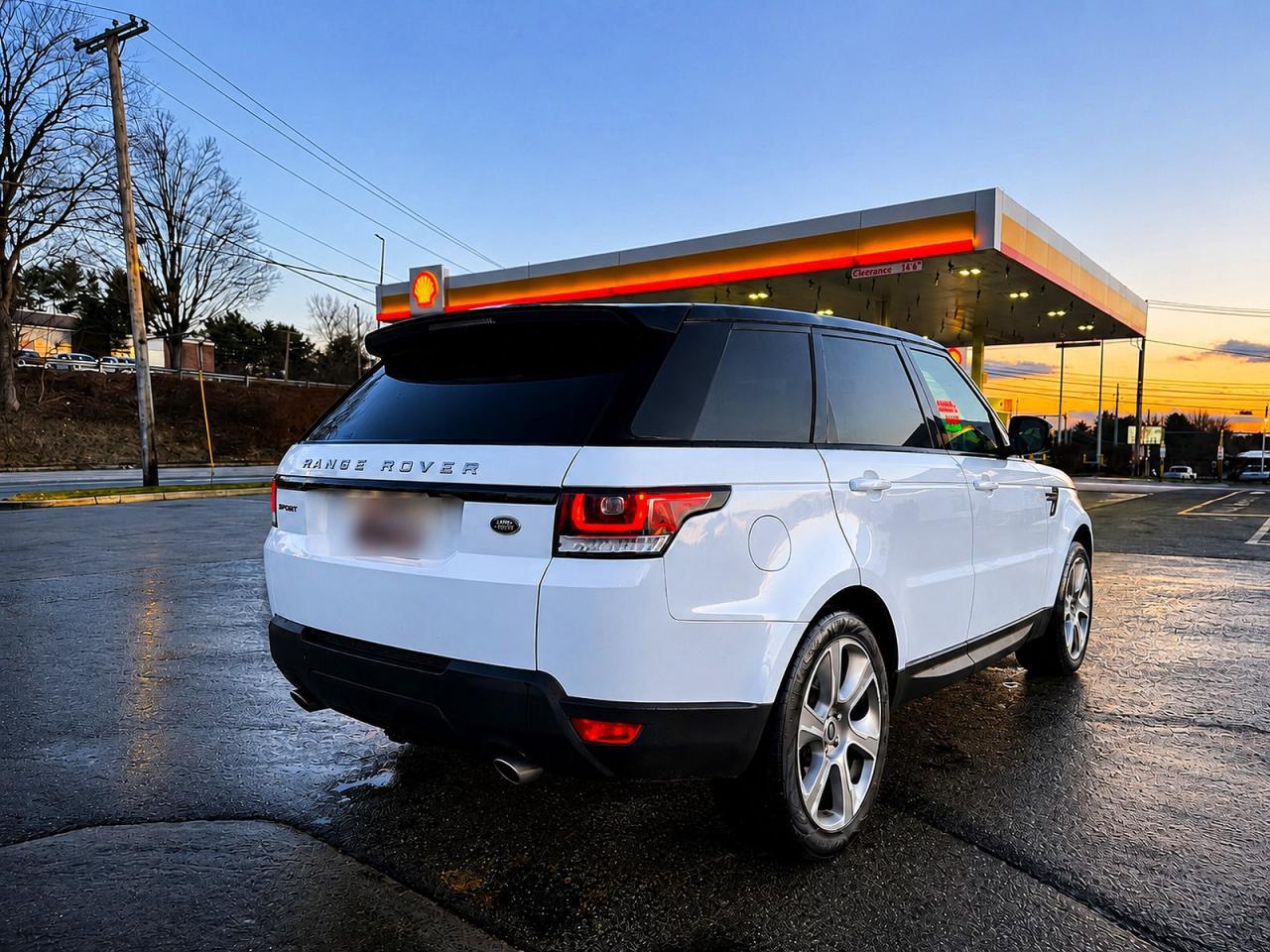 2015 Land Rover Range Rover Sport Hse - Image 4
