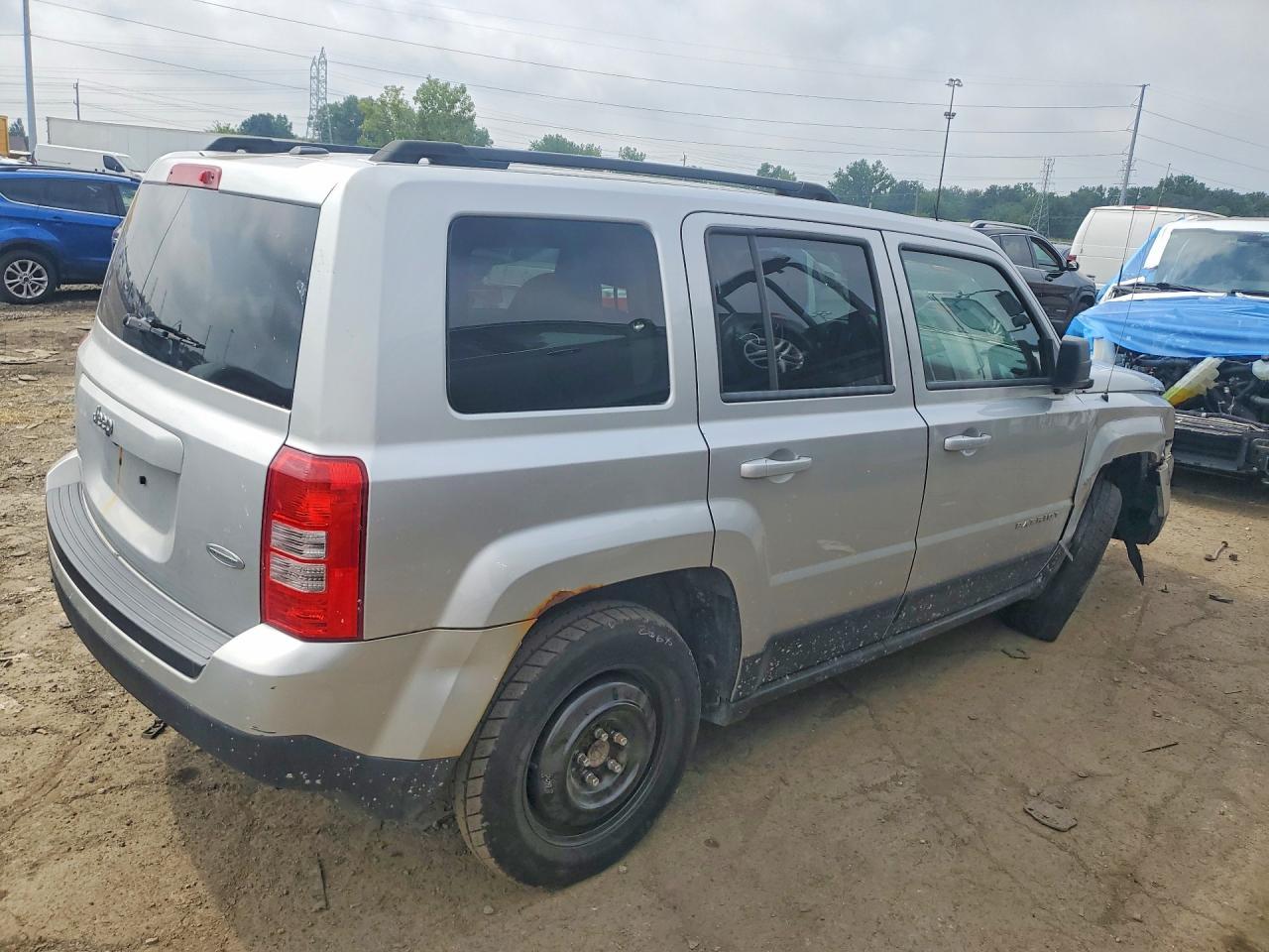 2014 Jeep Patriot Latitude - Фото 3