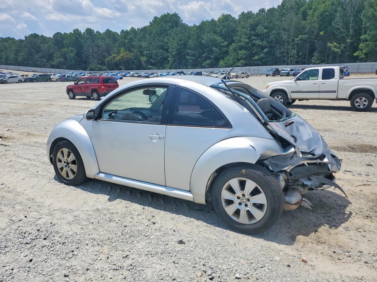 2008 Volkswagen New Beetle S - Image 2