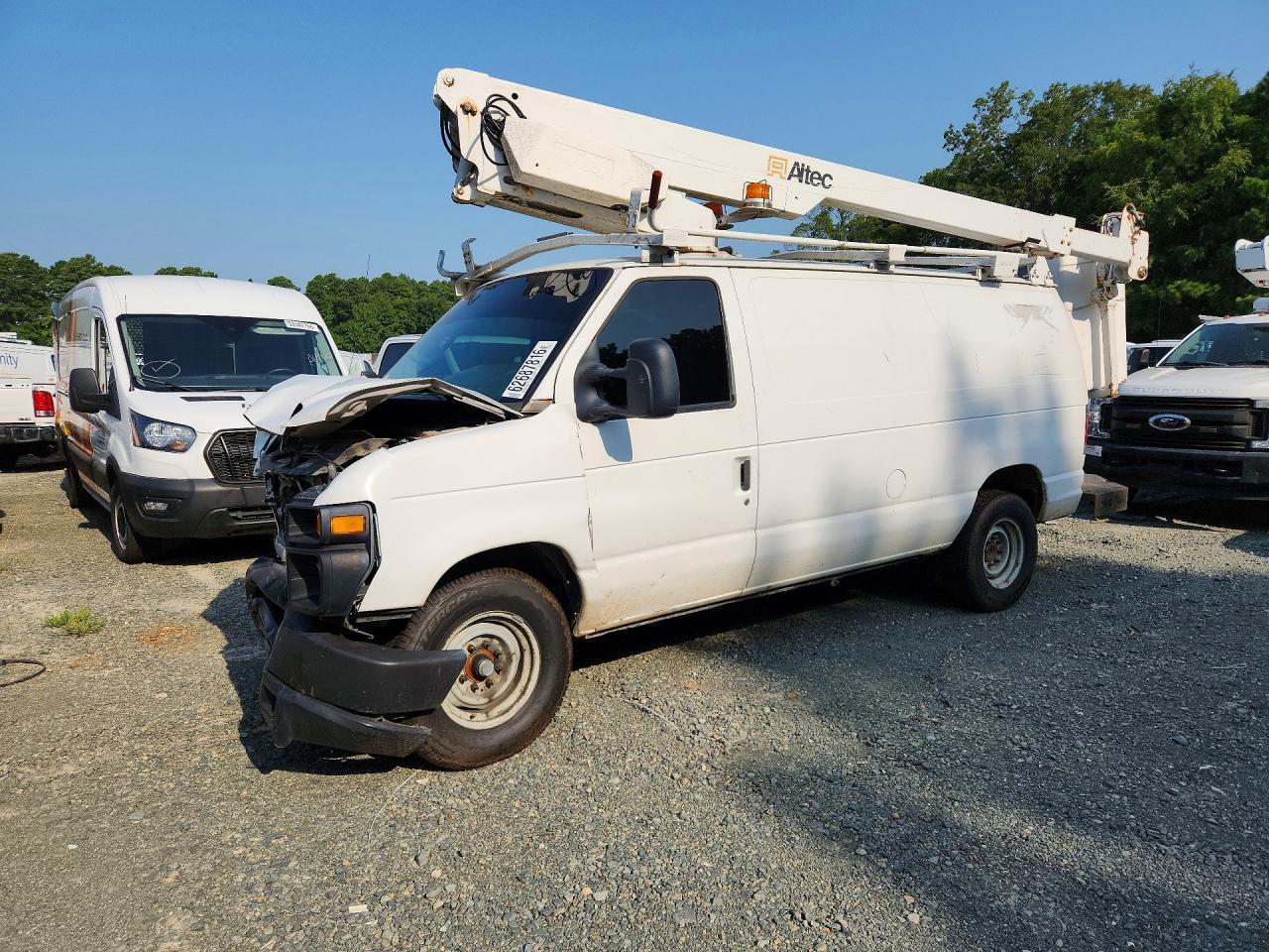 2011 Ford E350 Van With Bucket Lift